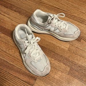 New Balance 57/40 gray 8.5 size sneaker! Good condition